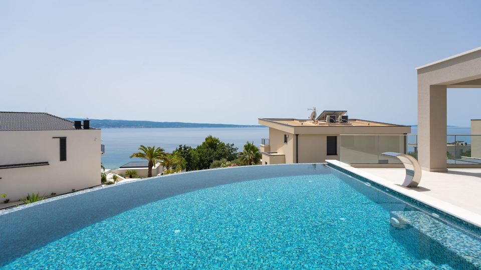 Luxuri&ouml;se moderne Villa mit Panoramablick auf das Meer &ndash; 300 m vom Strand entfernt&comma; in der N&auml;he von Split&excl;