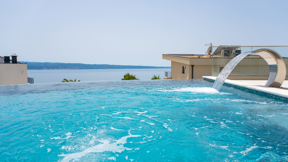 Luxuri&ouml;se moderne Villa mit Panoramablick auf das Meer &ndash; 300 m vom Strand entfernt&comma; in der N&auml;he von Split&excl;