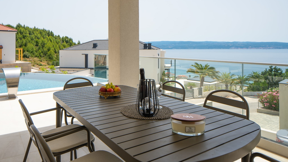 Luxuri&ouml;se moderne Villa mit Panoramablick auf das Meer &ndash; 300 m vom Strand entfernt&comma; in der N&auml;he von Split&excl;