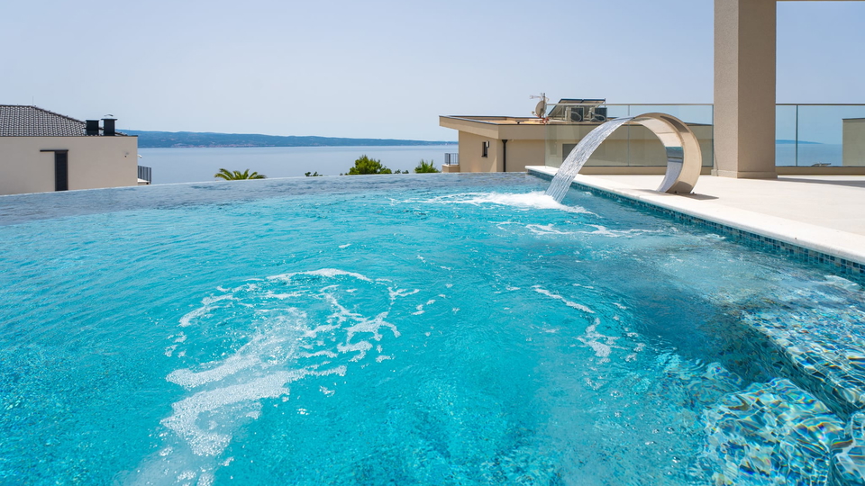 Luxuri&ouml;se moderne Villa mit Panoramablick auf das Meer &ndash; 300 m vom Strand entfernt&comma; in der N&auml;he von Split&excl;