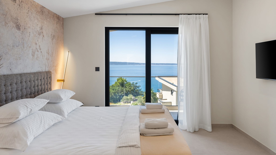 Luxuri&ouml;se moderne Villa mit Panoramablick auf das Meer &ndash; 300 m vom Strand entfernt&comma; in der N&auml;he von Split&excl;