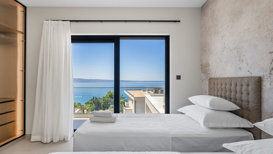 Luxuri&ouml;se moderne Villa mit Panoramablick auf das Meer &ndash; 300 m vom Strand entfernt&comma; in der N&auml;he von Split&excl;