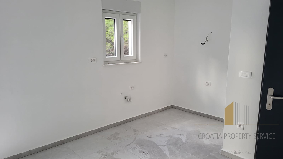 Luksuzni penthouse s krovnom terasom i pogledom na more – Sevid, okolica Trogira!