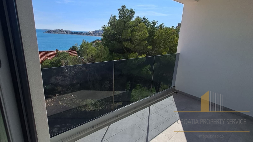 Luksuzni penthouse s krovnom terasom i pogledom na more – Sevid, okolica Trogira!