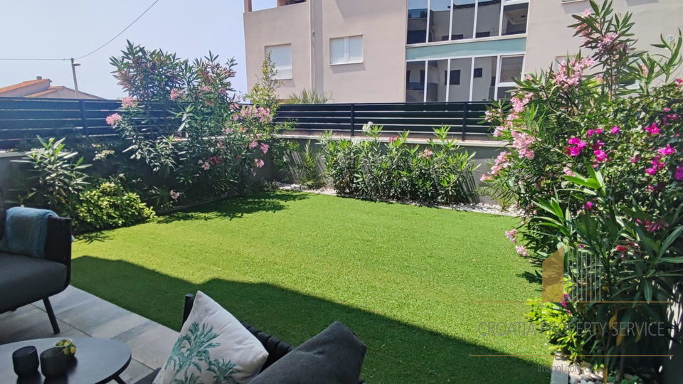 Modern apartment with a garden in the elite Borik neighborhood, 600 m from the sea – Zadar!