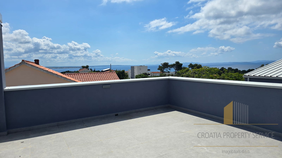 New modern villa with a swimming pool and sea view on the island of Vir!
