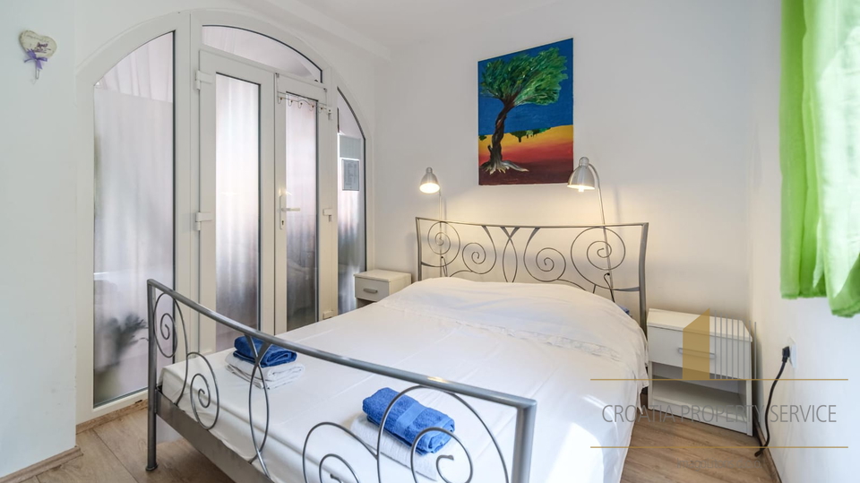 House with high tourist potential in a quiet bay, Milna – Brač island!