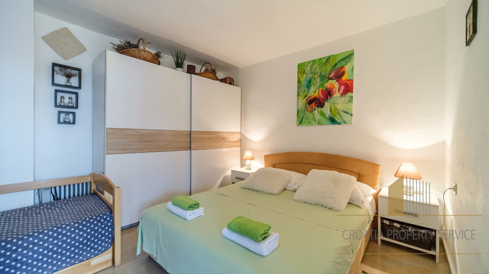 House with high tourist potential in a quiet bay, Milna – Brač island!