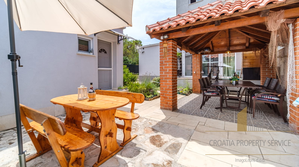 House with high tourist potential in a quiet bay, Milna – Brač island!