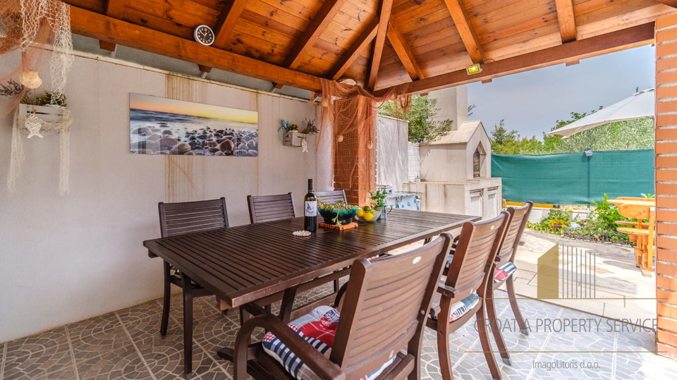 House with high tourist potential in a quiet bay, Milna – Brač island!