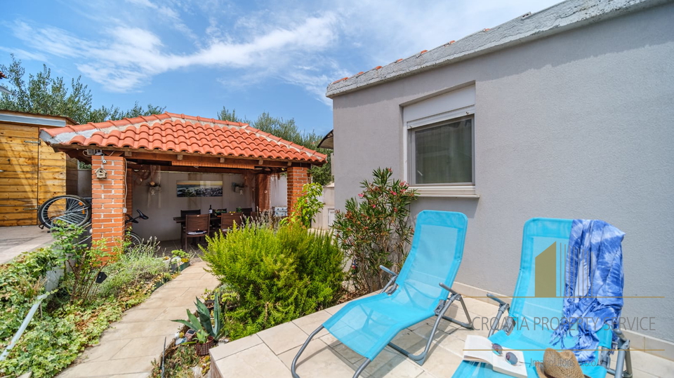 House with high tourist potential in a quiet bay, Milna – Brač island!