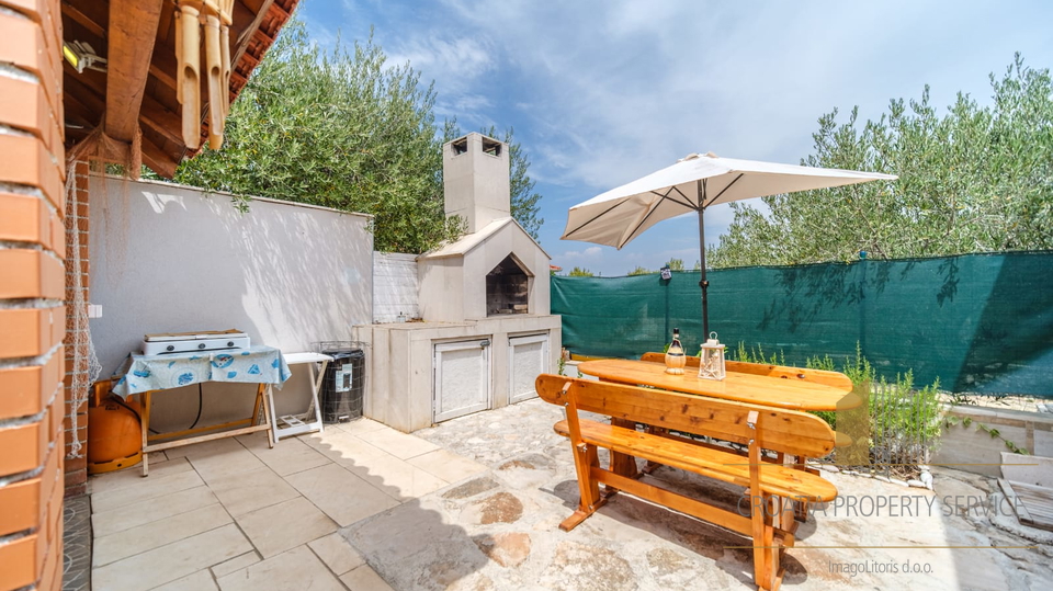 House with high tourist potential in a quiet bay, Milna – Brač island!