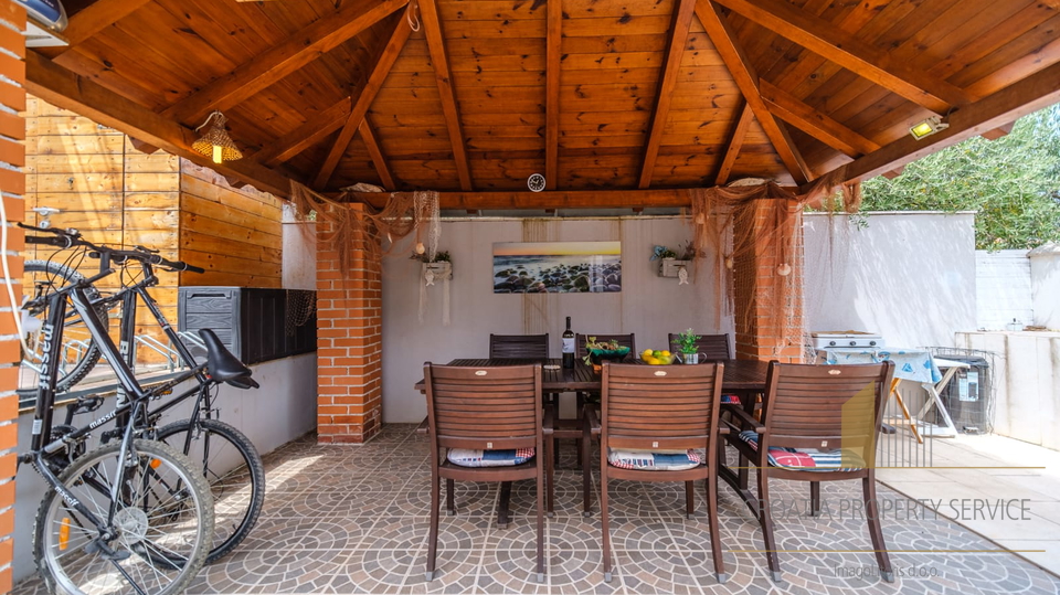 House with high tourist potential in a quiet bay, Milna – Brač island!