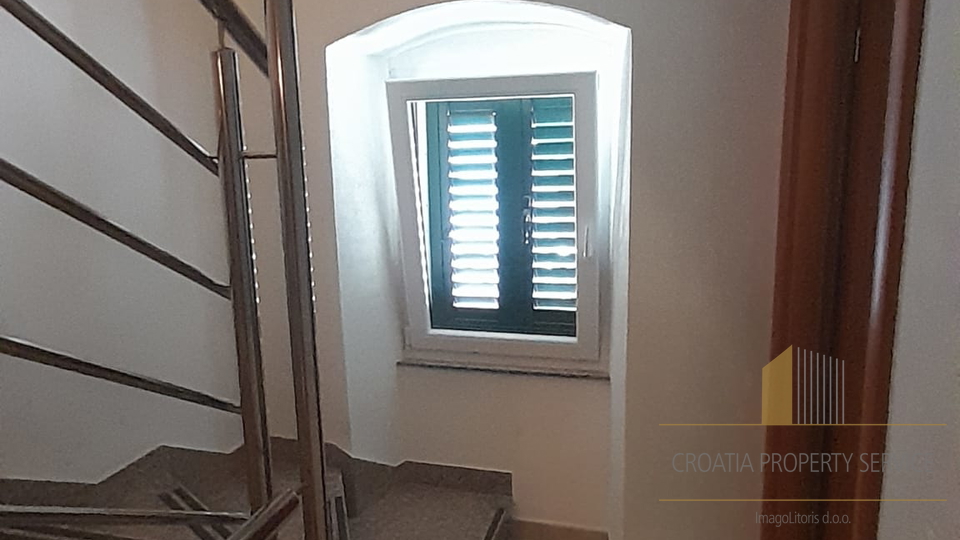 Charming renovated stone house 20 meters from the sea near Split!