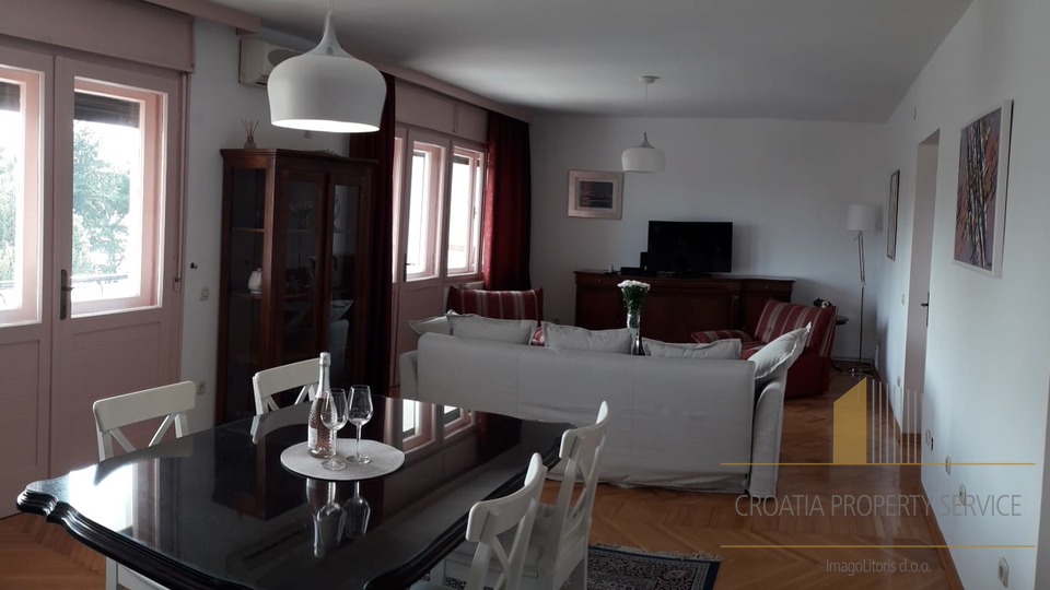 Exclusive apartment 100 meters from the beach – prime location with sea view – Split!