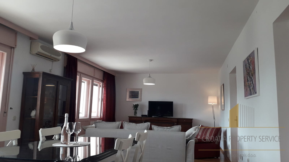 Exclusive apartment 100 meters from the beach – prime location with sea view – Split!