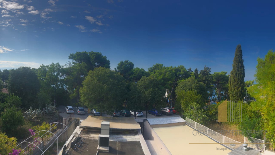 Exclusive apartment 100 meters from the beach – prime location with sea view – Split!