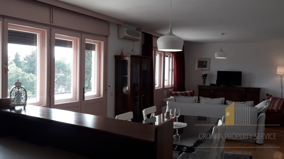 Exclusive apartment 100 meters from the beach – prime location with sea view – Split!