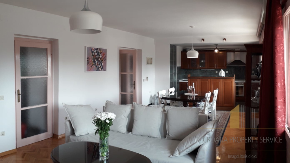 Exclusive apartment 100 meters from the beach – prime location with sea view – Split!