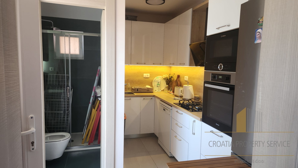 Luxurious villa with a beautiful sea view near Trogir&excl;