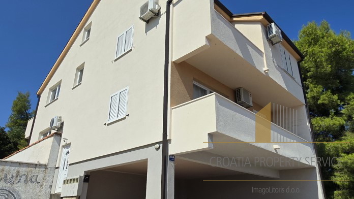 Bellissimo appartamento duplex trilocale con vista mare – Šolta, Stomorska!
