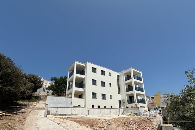 Luxuriöse Wohnung mit Meerblick in einem Neubau im Zentrum von Rogoznica!