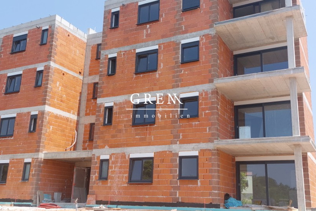 Apartman u kući sa liftom u izgradnji