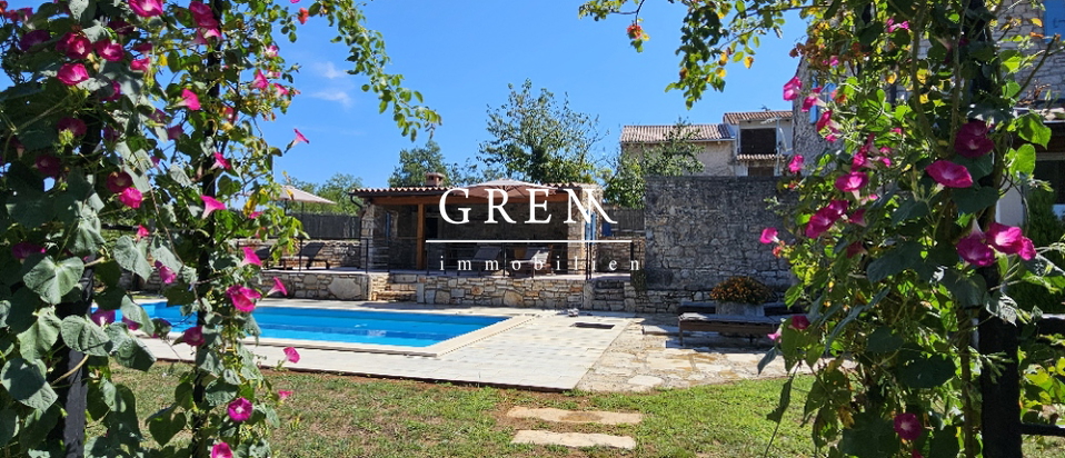 Istrian stone house with a large garden, 10 km from the sea