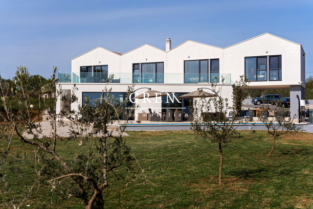 Haus, 454 m2, Verkauf, Poreč