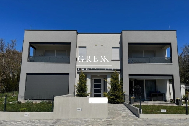 Appartamento, 80 m2, Affitto, Poreč