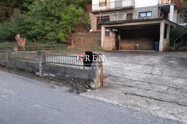 House, 270 m2, For Sale, Zagreb - Gornja Dubrava
