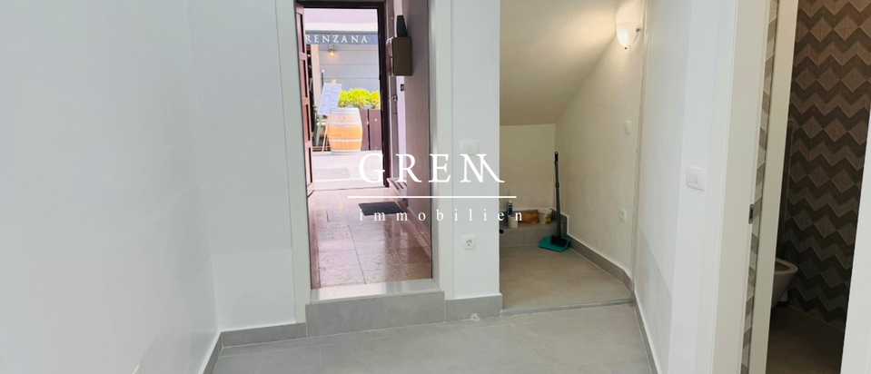 Commercial Property, 79 m2, For Rent, Poreč