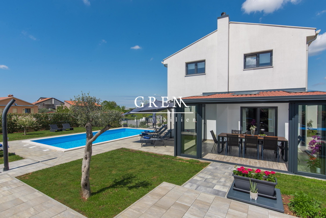 Casa, 150 m2, Vendita, Poreč