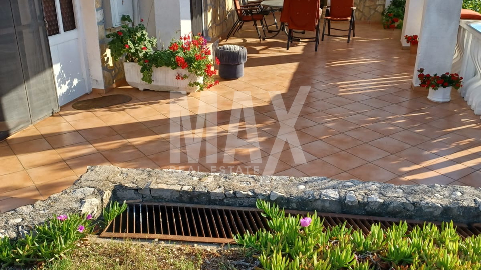 Otok Ugljan (Muline)-samostojeća kuća s pogledom na more