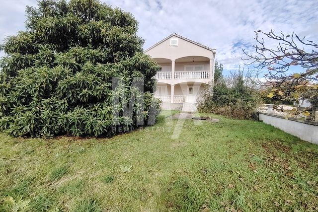 Sukošan-samostojeća kuća, drugi red do mora