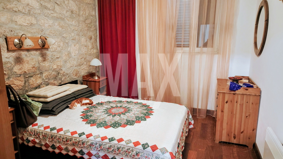 Veli I&zcaron;&comma;trosoban stan u prizemlju-Prilika