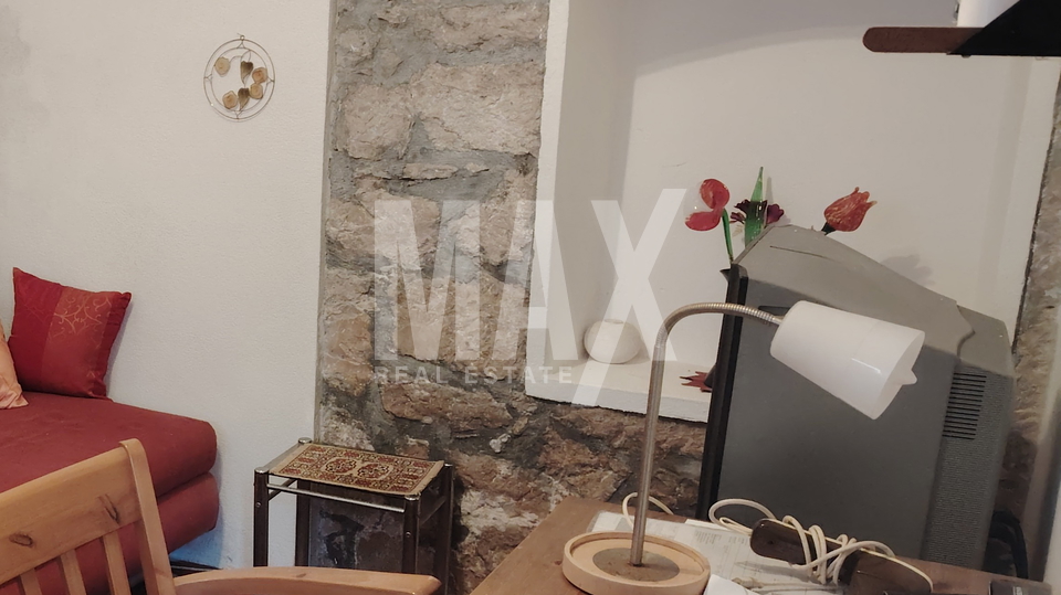 Veli I&zcaron;&comma;trosoban stan u prizemlju-Prilika