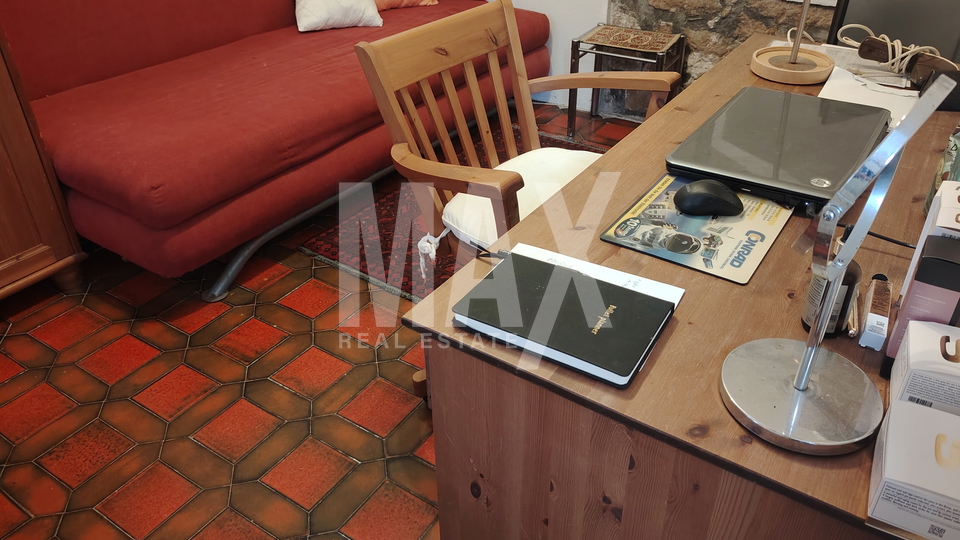 Veli I&zcaron;&comma;trosoban stan u prizemlju-Prilika