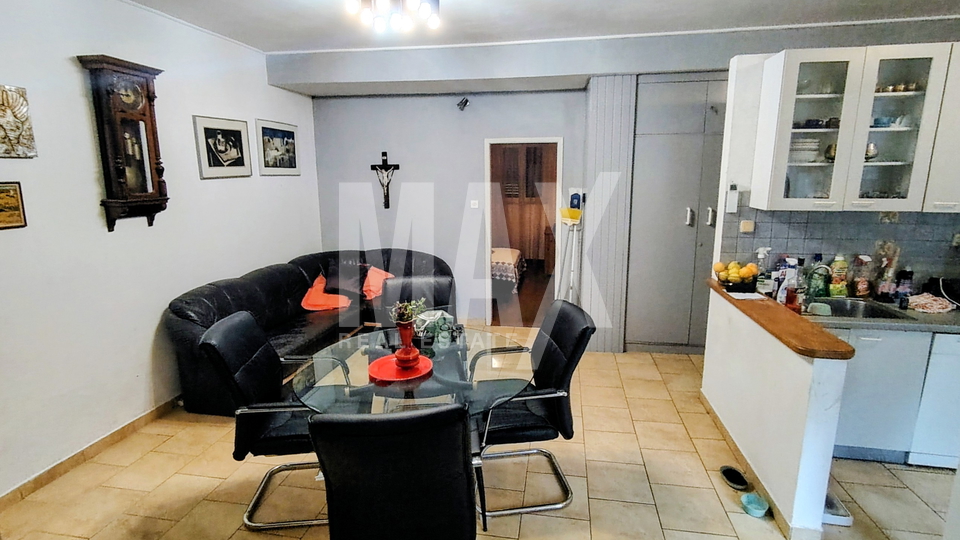 Veli I&zcaron;&comma;trosoban stan u prizemlju-Prilika