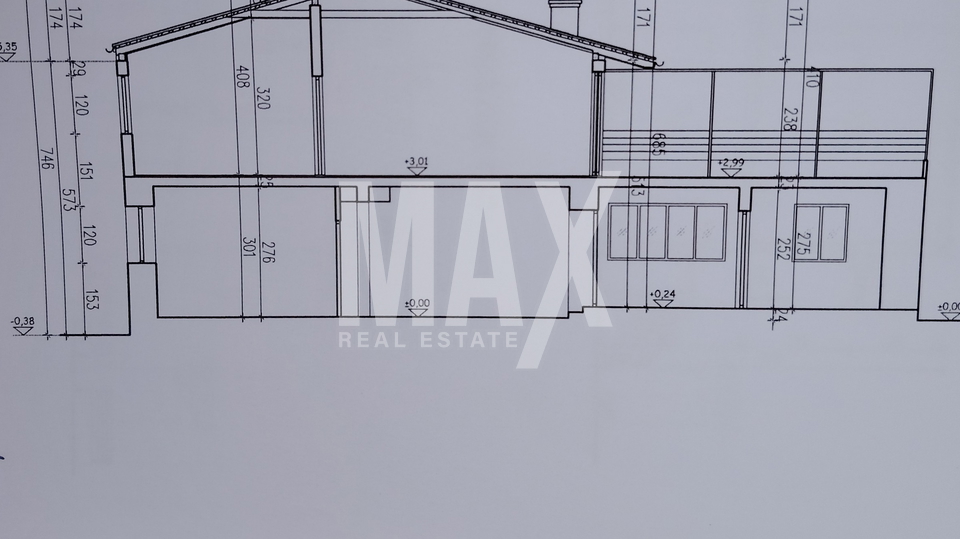 Veli I&zcaron;&comma;trosoban stan u prizemlju-Prilika