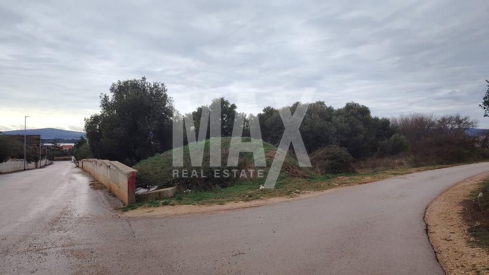 Sv&period;Filip i Jakov-gra&dstrok;evinski teren s pogledom na more-350 metara do mora