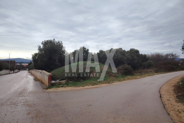 Sv.Filip i Jakov-građevinski teren s pogledom na more-350 metara do mora