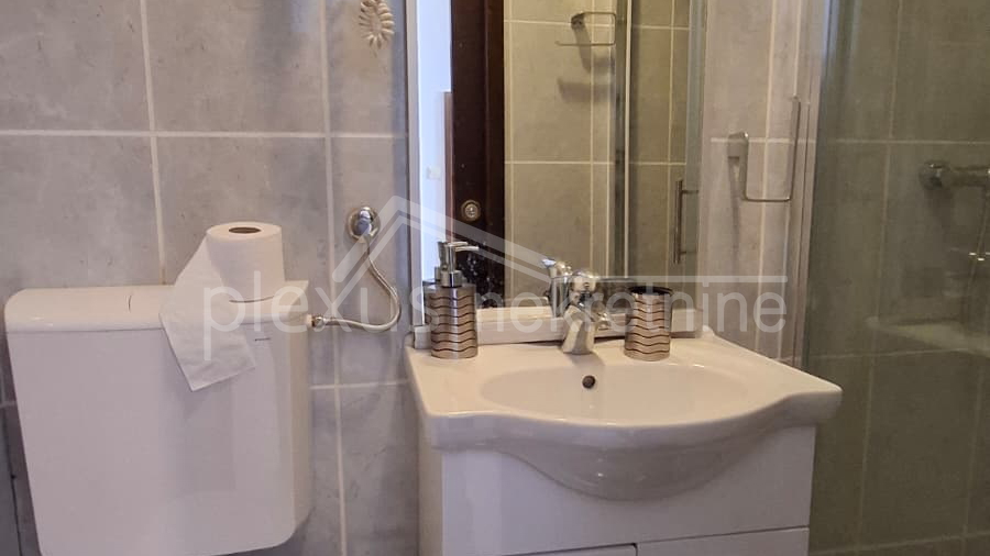 Apartman prvi red uz more prodajem ili mijenjam za ve&cacute;i u Splitu