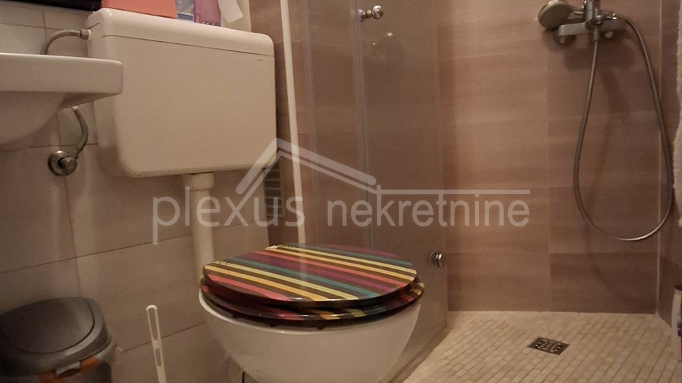 Prodajemo  poslovni prostor&sol;stan idealan za turizam i najam