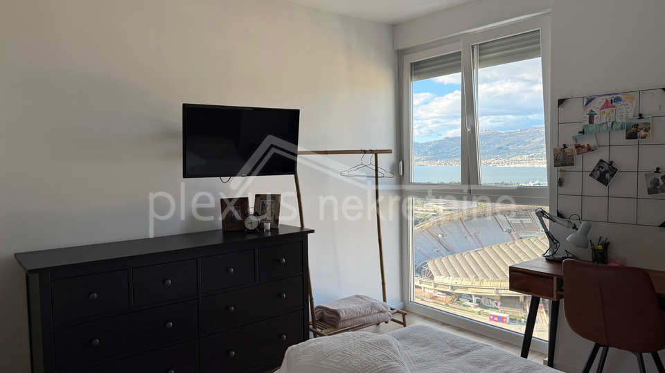 Dvosoban stan s panoramskim pogledom na more