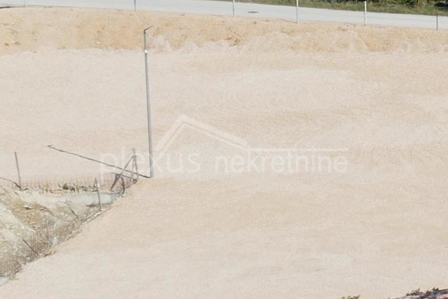 Najam - zakup građevinsko zemljište: Split, Dujmovača, 2000m2