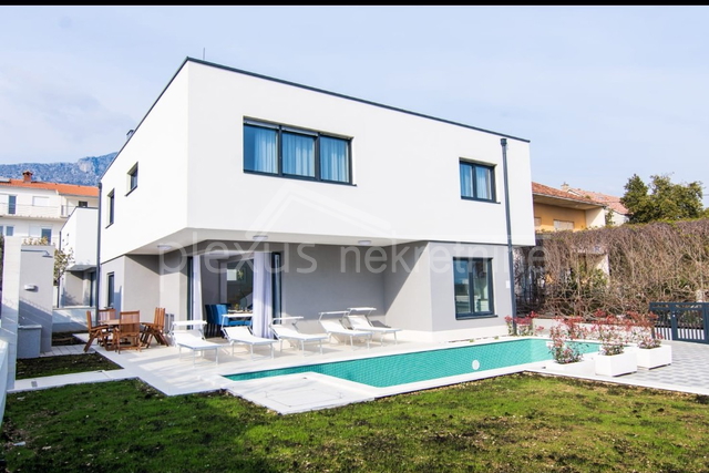 Two identical House Villas for sale, Kaštel Kambelovac, 1 120 000 €