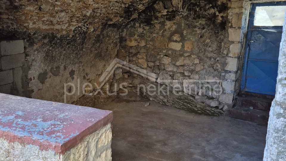 House&comma; 182 m2&comma; For Sale&comma; Nere&zcaron;i&scaron;&cacute;a