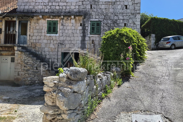 House, 182 m2, For Sale, Nerežišća
