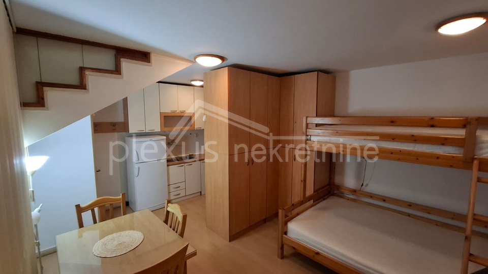 Ein Studio-Apartment im Stadtzentrum - Slavićeva, langfristige Vermietung!